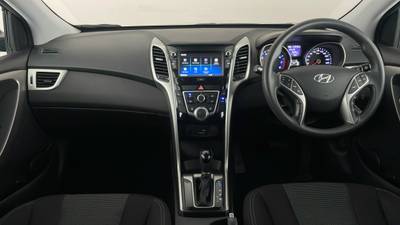 2015 HYUNDAI I30 interior