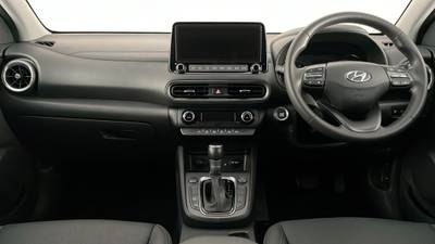 2022 HYUNDAI KONA interior