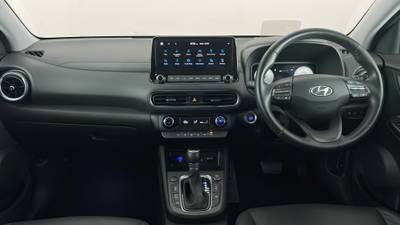2022 HYUNDAI KONA interior