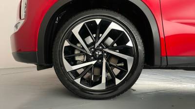 2023 MITSUBISHI OUTLANDER gallery