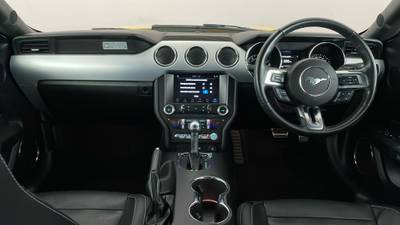 2017 FORD MUSTANG interior