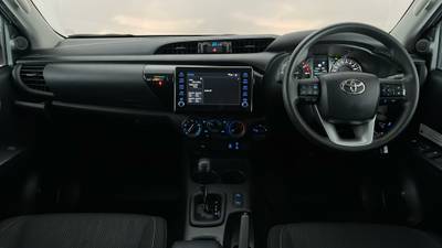 2021 TOYOTA HILUX interior