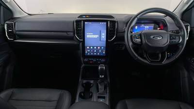 2024 FORD EVEREST interior