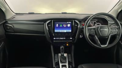 2023 ISUZU MU-X interior