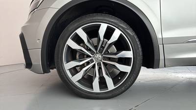 2018 VOLKSWAGEN TIGUAN gallery