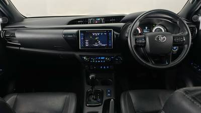 2018 TOYOTA HILUX interior