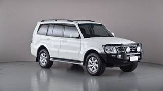 2020 MITSUBISHI PAJERO