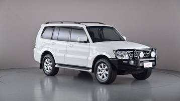 2020 MITSUBISHI PAJERO