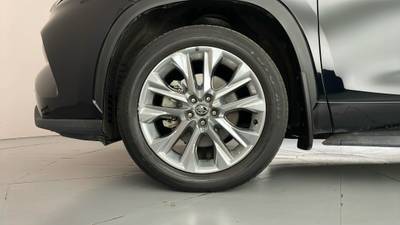 2023 TOYOTA KLUGER gallery