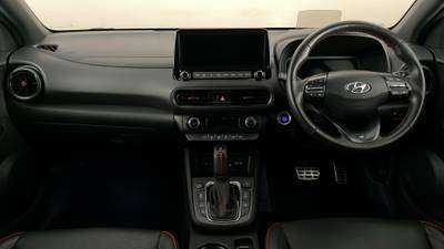 2022 HYUNDAI KONA interior