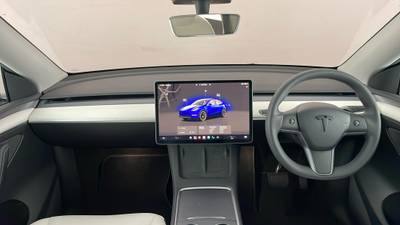 2023 TESLA MODEL Y interior