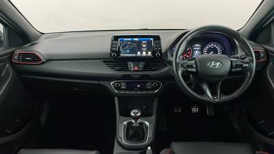 2019 HYUNDAI I30 interior