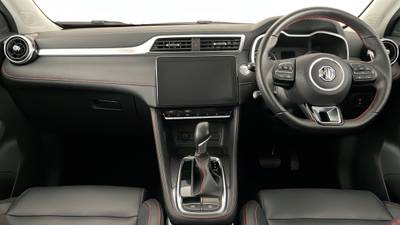 2023 MG ZST interior