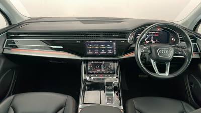 2021 AUDI Q7 interior