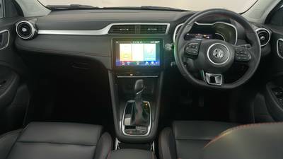 2024 MG ZST interior
