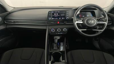 2024 Hyundai i30 interior