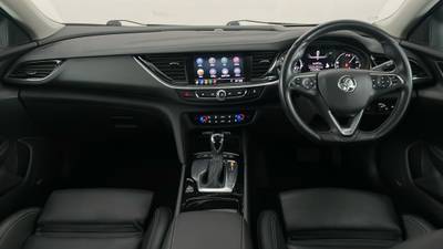 2018 Holden Calais interior