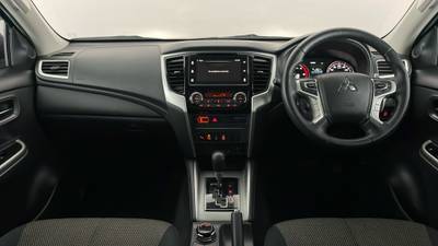 2021 MITSUBISHI TRITON interior