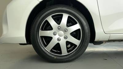 2015 TOYOTA YARIS gallery