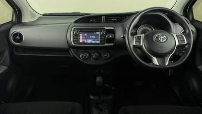 2015 TOYOTA YARIS interior