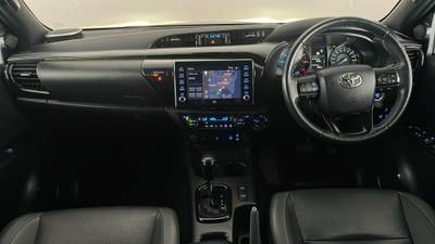 2022 TOYOTA HILUX interior