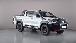 2022 TOYOTA HILUX