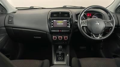 2019 MITSUBISHI ASX interior