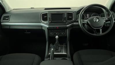 2017 VOLKSWAGEN AMAROK interior