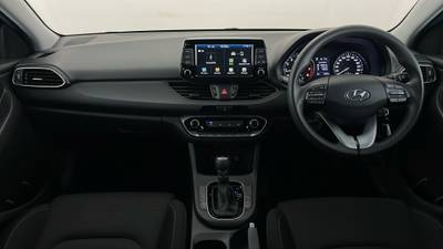 2020 HYUNDAI I30 interior