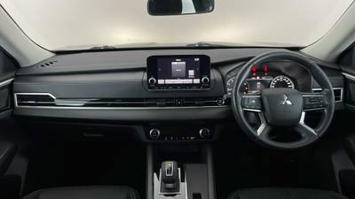 2023 MITSUBISHI OUTLANDER interior