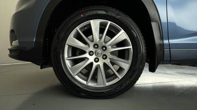 2015 TOYOTA KLUGER gallery