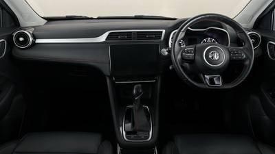 2022 MG ZST interior