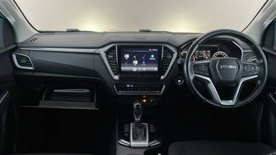 2021 ISUZU D-MAX interior