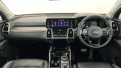 2022 KIA SORENTO interior