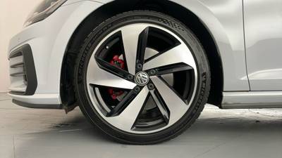 2017 VOLKSWAGEN GOLF gallery