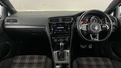 2017 VOLKSWAGEN GOLF interior