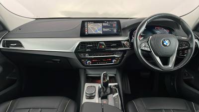 2019 BMW 6 interior
