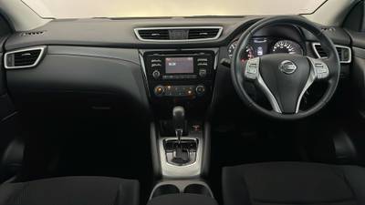 2015 NISSAN QASHQAI interior