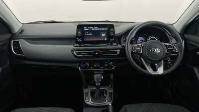 2020 KIA SELTOS interior