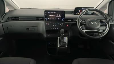 2024 HYUNDAI STARIA interior