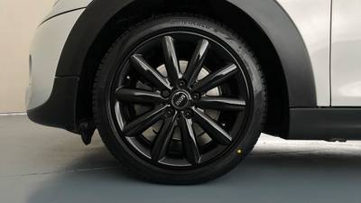 2020 MINI 5D HATCH gallery