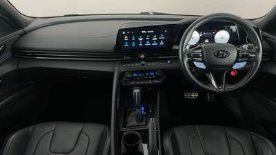 2023 Hyundai i30 interior