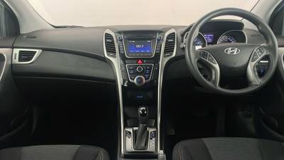 2013 HYUNDAI I30 interior