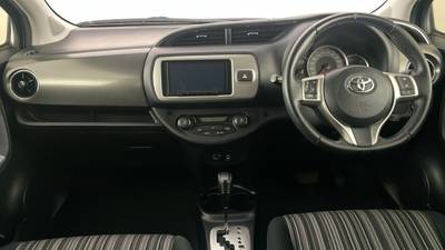 2016 TOYOTA YARIS interior