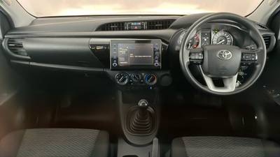 2020 TOYOTA HILUX interior