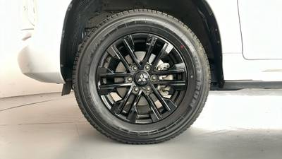2023 Mitsubishi Pajero Sport gallery