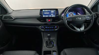 2021 HYUNDAI I30 interior