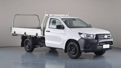 2022 TOYOTA HILUX interior