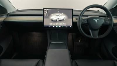2022 TESLA MODEL Y interior
