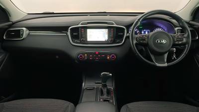 2016 KIA SORENTO interior